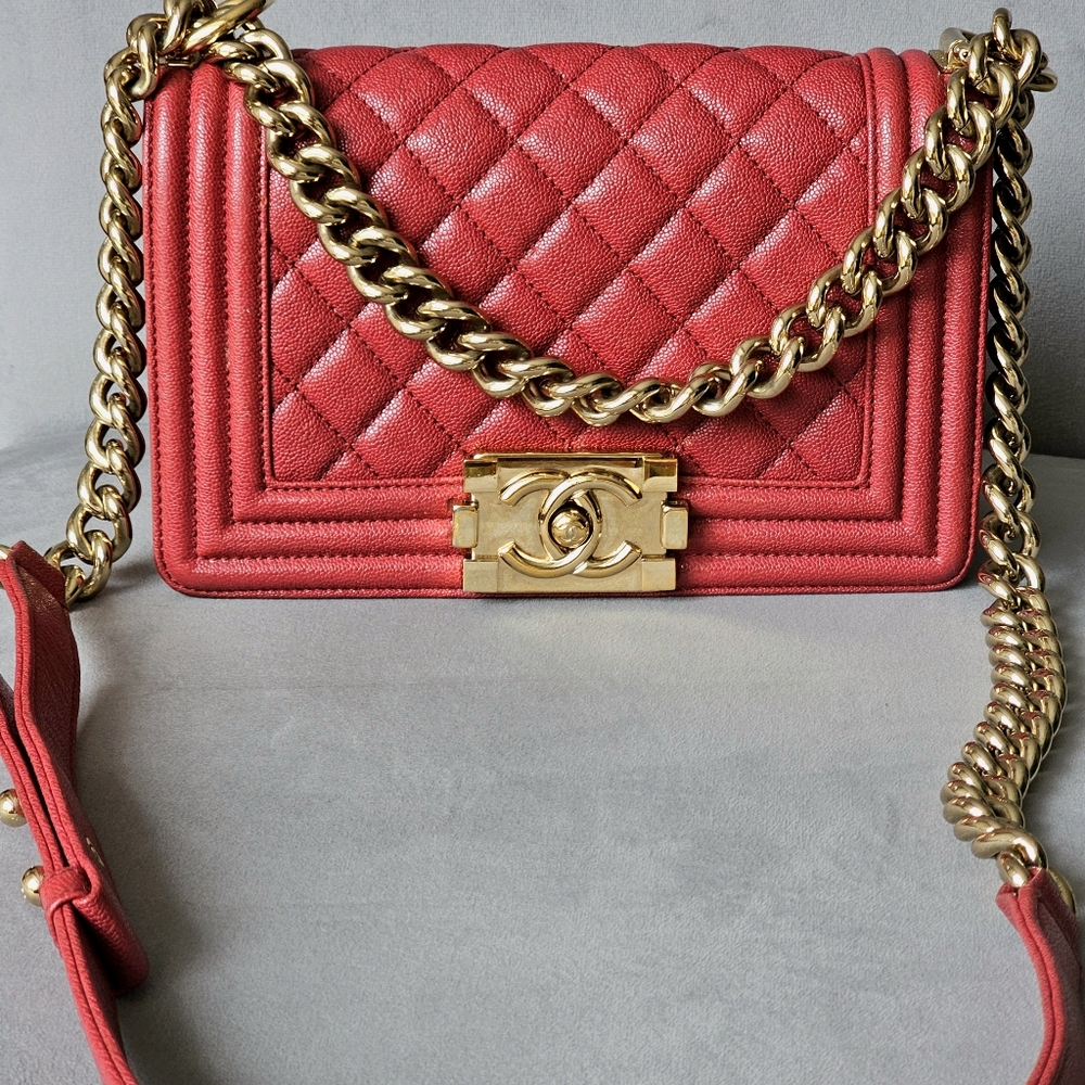 CHANEL Boy Flap Bag in Caviar Leather
